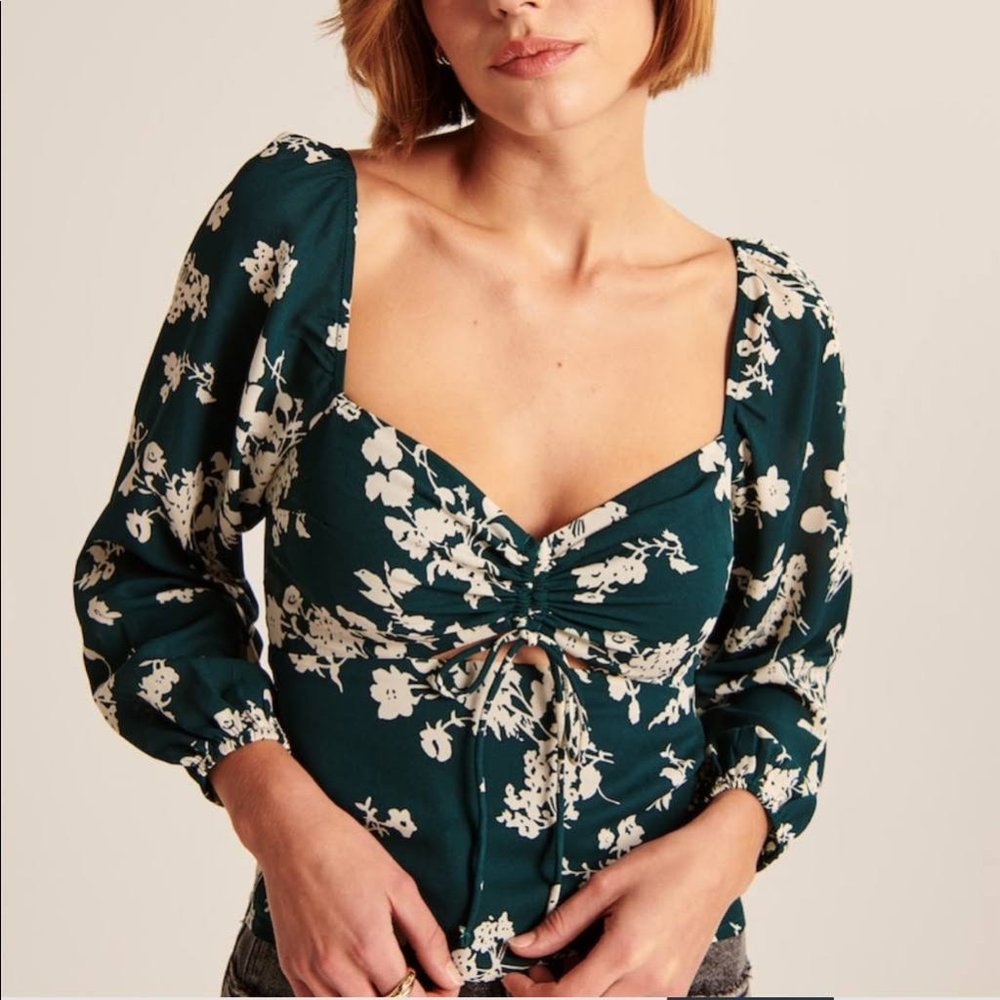 Abercrombie Long-Sleeve Cinched Cutout Top in green and white floral, M *NWT